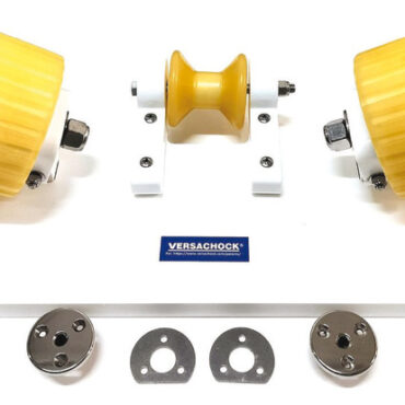 Facilitano il recupero e lo stivaggio di tender e moto d'acqua sulle plancette di poppaDotate di rulli in polietilene da 13 cm si autoregolano, con un escursione da 0-24°, adattandosi alla forma dello scafo; la ruota centrale da 8 cm protegge la chiglia.Le piaste sono facilmente removibili quando non in uso.