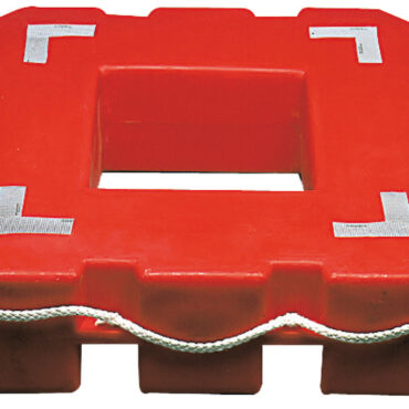 Adatti per Marina Mercantile e imbarcazioni di tipo commerciale per trasporto persone. Costruzione in materia plastica riempita in poliuretano. Finitura molto accurata, colore arancione. Non sono provvisti di retroriflettenti.