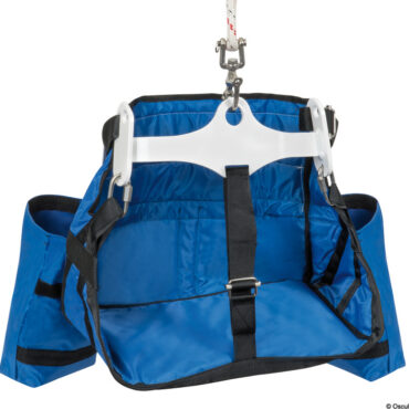 Realizzato in tessuto di nylon imbottito, con scheletro in acciaio inox anti-schiacciamento. Tavoletta di seduta sfilabile in policarbonato leggerissimo e resistente. Regolazione dell’inclinazione schiena tramite chiusura a strappo e cinghia. Tasche laterali con chiusura a strappo e sacca di trasporto.