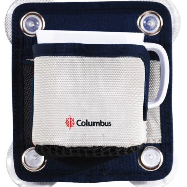 Fondo a rete per scarico acqua. Fissaggio con 4 ventose in dotazione, oppure tramite 4 occhielli inox. Fabbricate in cordura 1680.