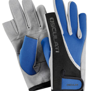 In neoprene elastico + pelle sintetica anti-salino “AMARA" e tessuto elasticizzato. Chiusura a strappo di regolazione sul polso. Palmo e articolazioni rinforzate. Disponibile in 2 versioni differenti per lunghezza delle dita.