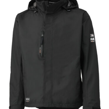 Classica giacca shell Helly Tech® impermeabile e traspirante, da indossare tutto l'anno. Abbinabile sia a felpe in pile che Primaloft.Impermeabile/Traspirante, 100% poliestere - 145 g/m². Costruzione con cuciture completamente nastrate. Cappuccio staccabile. Interno del colletto in poliestere spazzolato. Mentoniera. Spalle senza cuciture. Zip bidirezionale e chiusura a strappo. Tasca sul petto con zip idrorepellente. Due tasche sul davanti con zip. Polsini regolabili con chiusura a strappo. Cordoncino regolabile sul fondo con opzione a bottoni per maggiore sicurezza. Zip per accesso all'interno del capo per applicazioni logo. Passante Click-on nel bordo interno per accessori. Retro esteso per un comfort migliore, EN 343 3,3 .