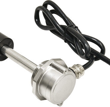 Flangia internazionale S3. Idonei per impianti 12 e 24V. Protezione esterna IP65. Realizzati in acciaio inox.Il sensore indica allo strumento il tipo di utilizzo del serbatoio (es. acque nere / grigie / bianche - carburante) e, se indicato al momento dell’ordine, anche il volume che sarà così indicato dallo strumento in litri invece che in percentuale. Qualora a bordo siano presenti più serbatoi per lo stesso liquido, nell’ordine deve essere indicata anche la numerazione dei serbatoi (es 1 - 2 - 3).Tutti i sensori possono essere riprogrammati (es. acque nere / grigie / bianche - carburante) e si può aggiungere il litraggio del serbatoio, tramite il programmatore NMEA 2000 (tipo ns. articolo 27.165.00).