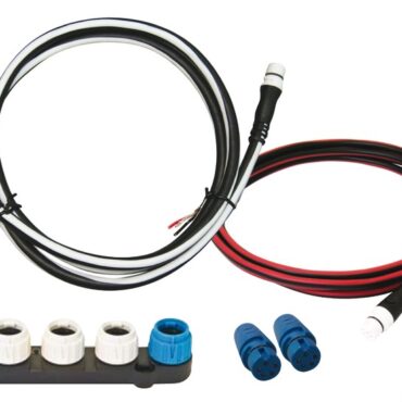 Il sistema di cablaggio STNG viene utilizzato per collegare i dispositivi in NMEA2000. Uno dei vantaggi del STNG è che le ghiere dei connettori sono poste sul retro dei display ; questo permette di avere un diametro del connettore più piccolo e quindi di riuscire a passare i cavi più facilmente. I prodotti che hanno connessione STNG possono essere collegati ad una rete NMEA2000 così come i prodotti NMEA2000 possono essere collegati alla rete STNG utilizzando un semplice cavo adattatore.