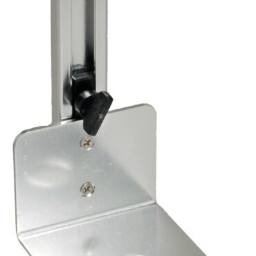 In alluminio anodizzato. Il trasduttore può essere alzato - abbassato di 115 mm, oppure completamente sfilato.