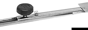 Realizzato in acciaio inox AISI 316, accetta tutti i trasduttori di poppa per ecoscandagli in commercio e permette di alzare o abbassare o sfilare completamente lo stesso, lunghezza 30 cm.