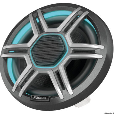 Questi altoparlanti sono sviluppati e ottimizzati per una riproduzione audio ottimale a qualunque volume sonoro, per accompagnarvi nei vostri sport acquatici anche a massima velocità senza nessun problema.Con illuminazione premium CRGBW per creare atmosfere emozionanti. Venduti a coppia.