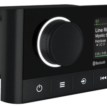 Design moderno e tecnologia studiata per la nautica, per ricreare il comfort di casa anche in barca.Possibilità di navigare intuitivamente tra le proprie playlist e godere di musica di alta qualità.