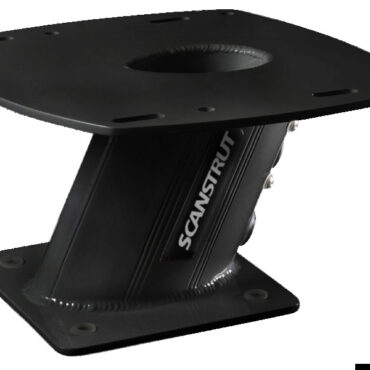 Progettato per installare l'antenna sul tetto della cabina, sul flybridge o sul rollbar, in modo da massimizzarne le prestazioni. Per antenne radome Raymarine 2kW/4kW (es. Quantum), Garmin e Navico 3G / 4G e piccole antenne satellitari quali TracVision KVH M2/M3.Accessoriato con passacavo stagno SCANSTRUT DS30, è fabbricato in alluminio e rivestito con polvere di poliestere per una finitura lucida e durevole nel tempo.Di facile installazione senza sigillante, è fornito completo di inserti per adattarsi ai cavi di tutti le principali antenne citate.