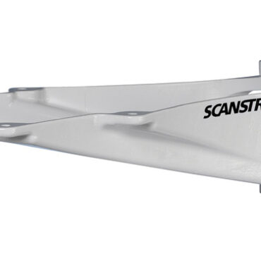 Realizzato in alluminio e rivestito con uno specifico sistema di verniciatura marina.Si fissa all’albero con quattro piedini girevoli, abbinabili a varie tipologie di profili dell’albero.Sono presenti 12 Fori per posizionare l’antenna alla distanza minima dalla parte frontale del profilo dell’albero (inclusi rivetti di alta qualità).Completo di un kit di cavi di sicurezza, con i quali fissare il radar all’albero nel caso in cui un’incidente danneggi il fissaggio.