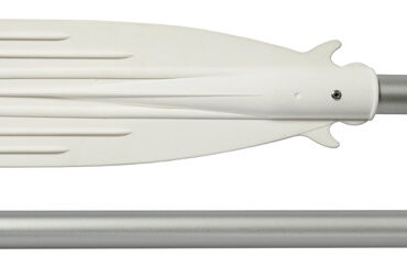 Con pala in plastica bianca. Versione con i due spezzoni simili quando smontati.