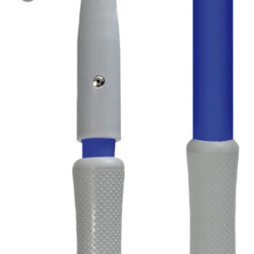 Gancio in nylon grigio, manico in alluminio verniciato con resine epossidiche e doppia impugnatura.