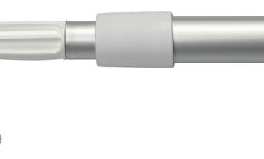 Gancio in nylon bianco, manico in alluminio anodizzato e manopola terminale in gomma bianca lucida. E’ leggero e galleggiante, si può regolare in tutte le posizioni volute, per mezzo di speciali camme.