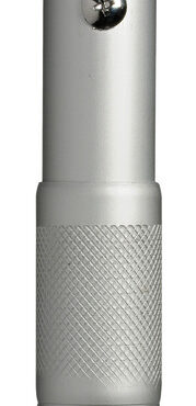 Completamente in alluminio anodizzato naturale (compreso raffio). Ha un bloccaggio rapido in qualsiasi punto tramite rotazione, é un modello estremamente robusto.