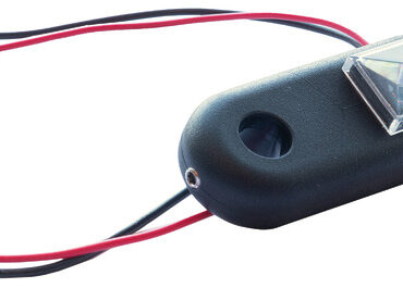 WINDEX LED Light illumina i riflettori sui bracci indicatori e sulla freccia del proprio Windex, per una maggiore facilità di lettura, anche di notte.I componenti in argento, idrorepellenti e a prova di corrosione, assicurano una maggiore durata e un consumo energetico di soli 23 mA.Compatibile con WINDEX 15, WINDEX 10 e WINDEX XL.