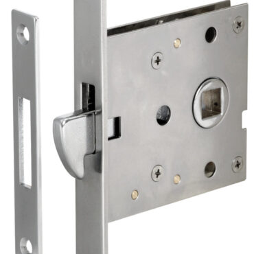 In ottone cromato, per porte anche sottili.