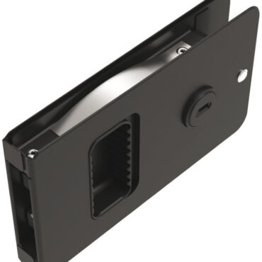 Consente una corsa maggiorata di 100-150 mm rispetto alle tradizionali chiusure per porte scorrevoli.Il blocco di sicurezza consente il bloccaggio della porta dall’interno.Per attivare: ruotare la chiave in senso orario ed estrarla.È fornita con riscontro e due chiavi.