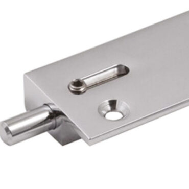 In ottone cromato e complete di boccola.