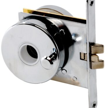 In ottone cromato. Ha un ingombro e uno spessore molto ridotti. Maniglie: tutte quelle del catalogo quadro 8 mm.