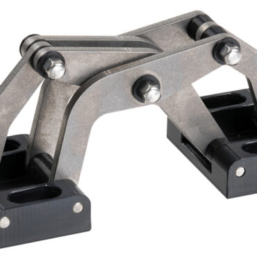 Cerniera a ragno in acciaio inox AISI 316 lucidata.Ottimale per portelli ad alto carico e apertura a pantografo fino a 180°.La sua geometria dinamica permette l’allontanamento da guarnizione porta o portello.