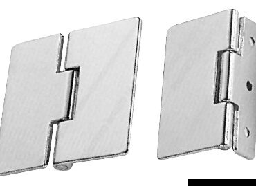 In ottone cromato senza viti con fissaggio da sotto tramite prigionieri.