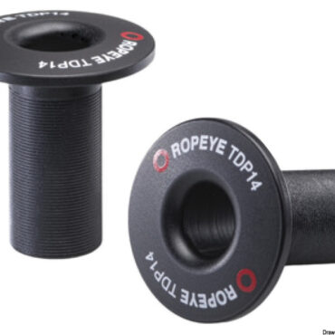 Ropeye Through Deck Pushing è stato progettato per proteggere le strutture nella realizzazione di fori di passaggio e permettere il regolare scorrimento di cime, scotte e drizze.