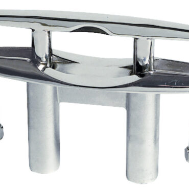 In acciaio inox AISI 316 lucidato a specchio. Complete di prigionieri di fissaggio e contropiastra di rinforzo.