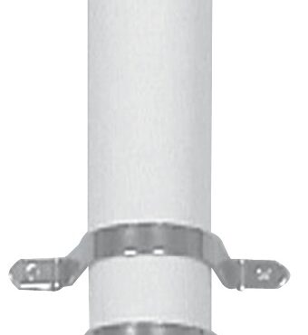 In plastica bianca, con fissaggio tramite cavallotti in acciaio inox.