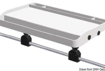 Fabbricato in polietilene con supporto in alluminio regolabile e boccola conica.