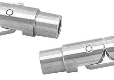 In acciaio inox AISI 316 lucidato a specchio.