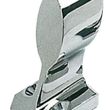 In acciaio Inox lucidato a specchio.