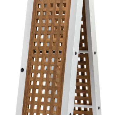 In alluminio anodizzato, pieghevole in due, completa di carabottino in vero teak, originale del Siam. Munite di due candelieri in acciaio inox. Complete di rotelle in gomma, perno pivotante in acciaio inox e boccola da incasso. Bicchiere Ø 25 mm.