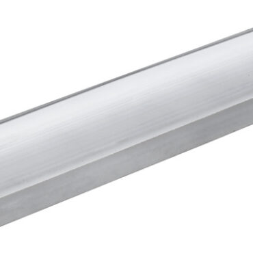 Realizzata in PVC Uv Resistant con elevati standard qualitativi e sottoposta a numerosi test di qualità.La sua particolare sezione garantisce il massimo effetto ammortizzante e il miglior risultato estetico, esaltando il profilo inox e riducendo al massimo la cornice.Viene fornita in rotoli da 24 m.