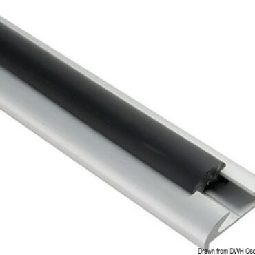 Con inserti in PVC flessibile in vari colori e terminabili da abbinare. Venduti in barre da 6 o 3 m.Ordine minimo 24 m per misura.