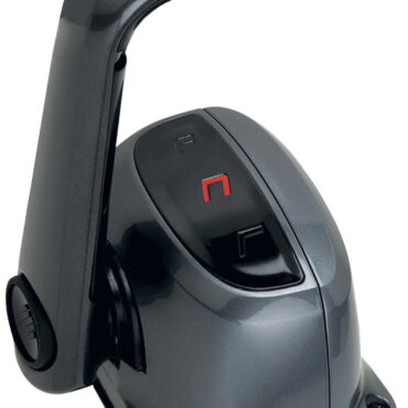 Scatola monoleva ad azione doppia per il controllo del gas e dell'invertitore.Disponibile con e senza LOCK in folle, con e senza trim.Nelle installazioni a doppio motore un singolo pulsante farà funzionare entrambe le leve.Mediante interruttore 45.012.00 l'avviamento si ottiene solo in neutrale (OPTIONAL).Utilizza tutti i cavi comando Ultraflex:- con cavi C14 non occorre alcun kit;- con cavi C2-C8-Mach0 il kit adattamento K59 è incluso;- con cavi C5-C16-Mach5 occorre acquistare il kit K60 (45.100.17);- con cavi C36-Mach36 occorre acquistare il kit K62 (45.100.12).