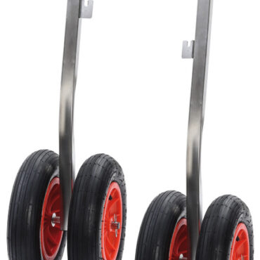 Dotate di bracci girevoli che possono rimanere sulla poppa in navigazione.Tramite una spina i bracci sono facilmente removibili per stivarli o usarli solo per l’alaggio.Tubolari in acciaio inox.Vendute a coppie (SX+DX).