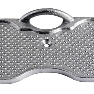 In alluminio con anello di sicurezza salvamotore.