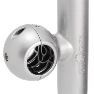 Fabbricato in tubo Ø 44 mm, con raccordi in resina ad alta resistenza e parti saldate di altissima qualità. Universale in quanto gli attacchi alla console possono essere regolati a piacere. Il tessuto del T-Top è poliestere ATLAS blu da 310 g/m2 impermeabile ed UV resistente.Velocità massima consentita con telo installato: 25 nodi.