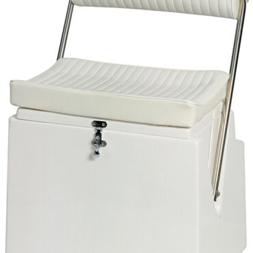 Fabbricato in vetroresina bianca e provvisto di seduta apribile uso gavone e di schienale ribaltabile onde poter usare il sedile fronte marcia oppure verso poppa. La ferramenta è tutta in acciaio inox. La cuscinatura in similpelle bianca.
