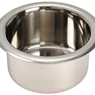 Realizzata in acciaio inox stampato e lucidato, si incassa sul cruscotto o consolle di guida.