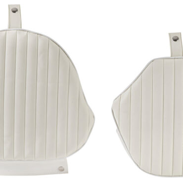 In polietilene bianco. Viene fornita completa di cuscini “Super” ben imbottiti. Adattabile ai supporti presenti nel nostro catalogo. Complete di 8 inserti filettati in ottone per fissaggio colonne e slitte.