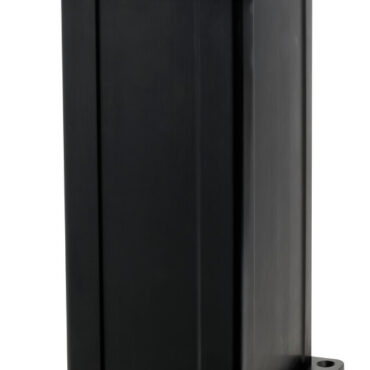 Gamba tavolo elettrica a tre stadi in alluminio anodizzato argento o nero, adatta sia all'esterno sia all'interno barca.Per azionamento gambe singole è necessario interruttore (ON)-OFF-(ON) tipo 14.192.03 o simili.Per azionamento in coppia ordinare centralina/ricevente 48.730.02.Per azionamento con telecomando ordinare centralina/ricevente 48.730.02 + 48.730.03.