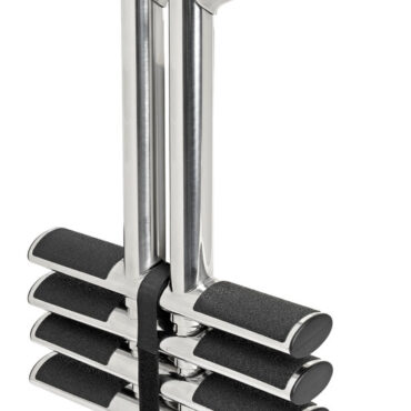 Realizzata in acciaio inox lucidato a specchio.Gradini con rivestimento antisdrucciolo.Particolarmente indicata per sub / sport acquatici.