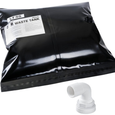 Fabbricati con uno speciale tessuto con barriera anti-odore non traspirante. Ideali per quelle barche che, sprovviste di serbatoio raccolta acque nere, se ne vogliono dotare senza procedere a modifiche complicate in sentina. Completi di bocchettoni Ø 38 mm per riempimento e svuotamento. I bocchettoni si possono montare nella posizione più conveniente, curando che il serbatoio abbia la possibilità di gonfiarsi e sgonfiarsi liberamente.