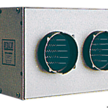 Montaggio nella posizione più indicata. Tramite due uscite a tubo flessibile Ø 75 mm, si raggiungono due bocchette orientabili da montare a paratia. Stesse caratteristichetecniche del mod. 50.263.00. Kit comprendente riscaldatore + interruttore a pannello a 4 posizioni + staffa montaggio + m 3,60 di tubo + 2 bocchette + cavo elettrico + viti.Sfrutta l’acqua di raffreddamento del motore per trasmettere il calore in cabina. Motore a 3 velocità, montaggio estremamente semplice e veloce.