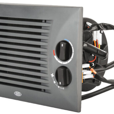 Scambiatori di calore con ventola attiva integrata per riscaldatori a liquido Autoterm Flow. Ricevono l'acqua generata dalla caldaia tipo 50.261.12 - 50.262.12/24 e distribuiscono aria calda. Per le versioni senza interruttore integrato si può collegare un qualsiasi termostato e/o interruttore con una o due velocità (tipo 50.266.30).