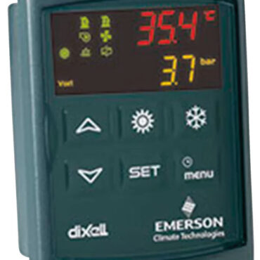 AirJet 12/24V DC è ideale per la climatizzazione di natanti ed imbarcazioni da diporto sprovviste di gruppo elettrogeno.Alimentato direttamente in corrente continua dalle batterie presenti a bordo consente di beneficiare della climatizzazione senza ricorrere a rumorosi gruppi elettrogeni oppure di collegamento ad uninverter.Dal design compatto ed elegante AirJet si distingue per l’elevata versatilità che rende possibile l’installazione con estrema facilità e senza sacrificare volumi elevati.E' ideale per raffreddare singole cabine.Quando la barca è ormeggiata in porto è comunque possibile, mediante l'apposito Kit (optional), effettuare il collegamento alla banchina e fruire dall'alimentazione 220V risparmiando le batterie a bordo.Pompa mare e pannello di controllo inclusi.* Kit distribuzione aria e ricircolo acqua mare OPTIONAL da ordinare separatamente cod. 50.268.00 / 50.267.99