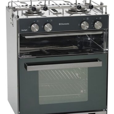 Cucina + forno. Complete di fermapentole e supporto cardanico. Frontale in vetro specchiato temperato, luce interna, termostato, termocoppie di sicurezza. Mobile in acciaio inox.