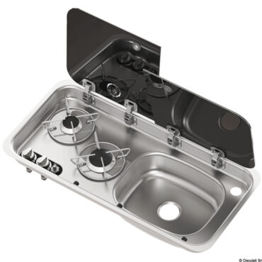 Piani cottura in acciaio inox con coperchio in vetro temperato fumé, completo di rubinetto miscelatore acqua calda e fredda.