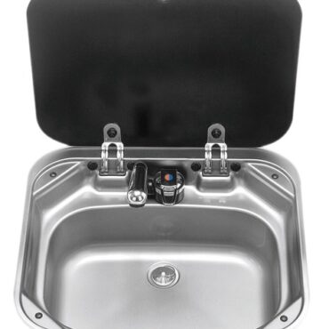 Completo di rubinetto acqua calda e fredda.